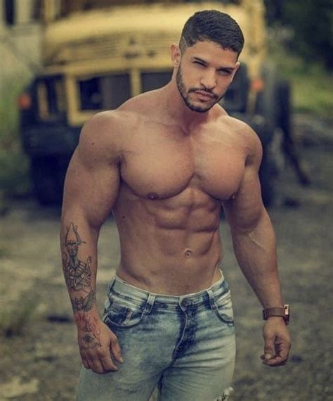 gay men muscular